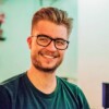 der optik inspektor nerd brille junger mann ohne glasstärke
